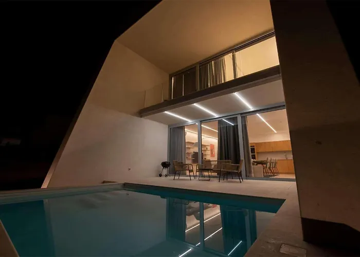 4 Bedroom Beautiful Home In Petrcane Prázdninový dům *