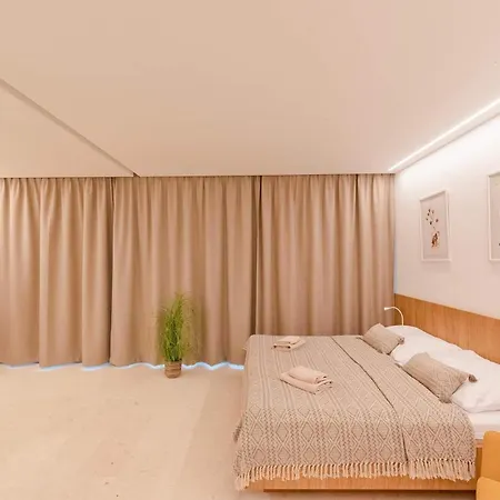 Lovely Home In Petrcane Дом отдыха Петрчане