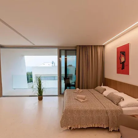 Lovely Home In Petrcane * Петрчане