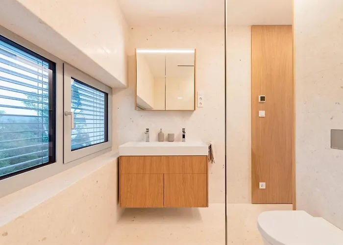 4 Bedroom Beautiful Home In Petrcane Semesterbostad *
